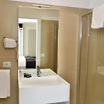 Astoria Hotell 4*