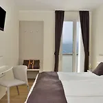 Astoria Hotell 4*