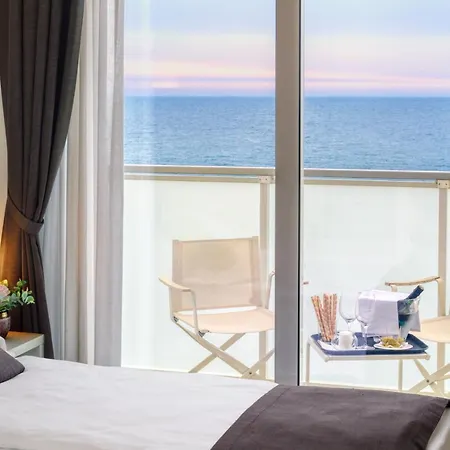 Astoria 4* קאורלה