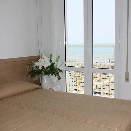 Astoria 4*