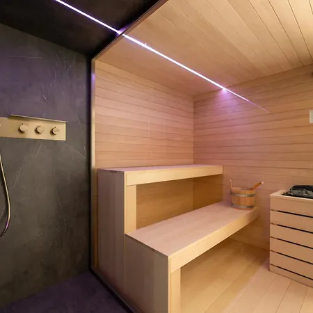 מלון Astoria קאורלה