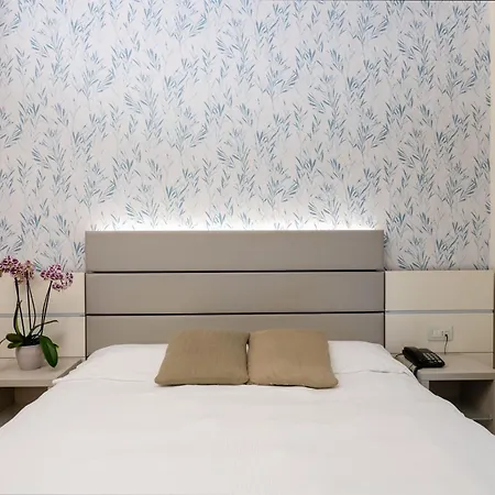 Astoria קאורלה