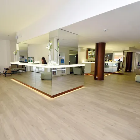 Astoria 4*