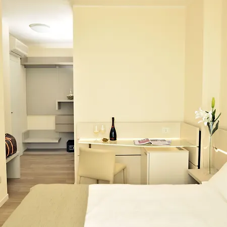 Astoria מלון קאורלה