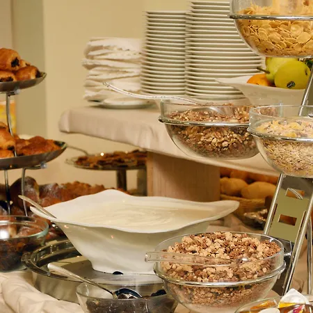 Astoria מלון קאורלה