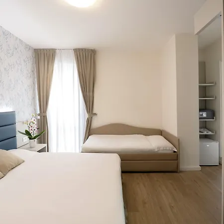 Astoria 4*