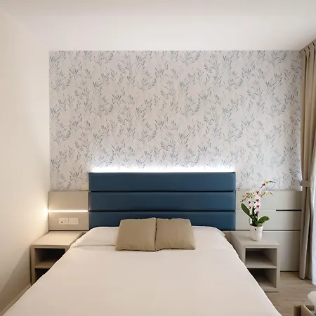 Astoria Otel 4*