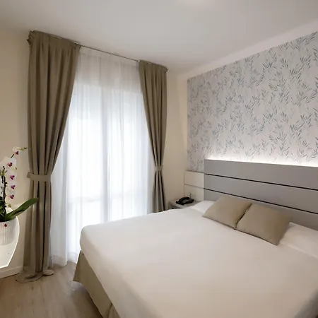Astoria 4*