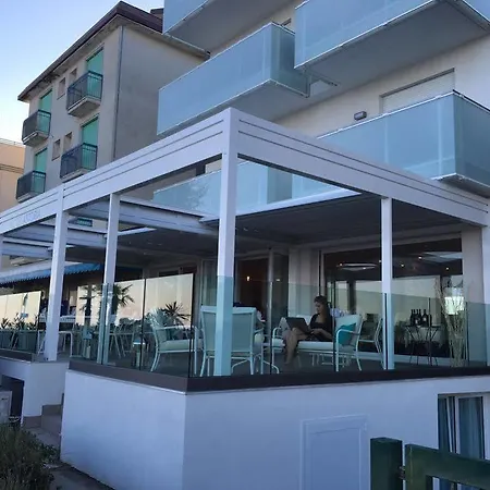 Astoria 4* קאורלה