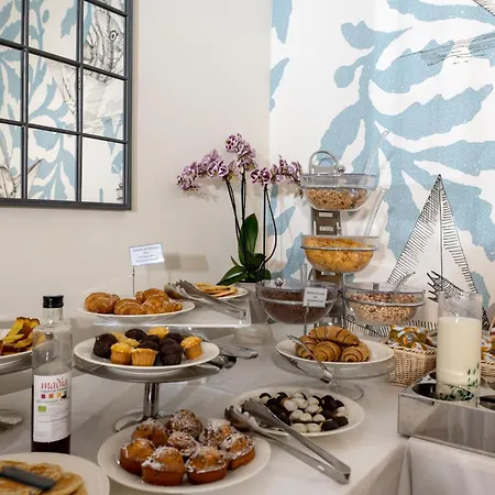 Astoria 4* קאורלה