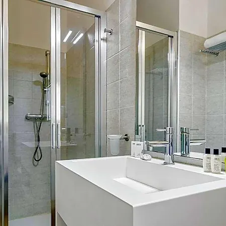 מלון Astoria 4*
