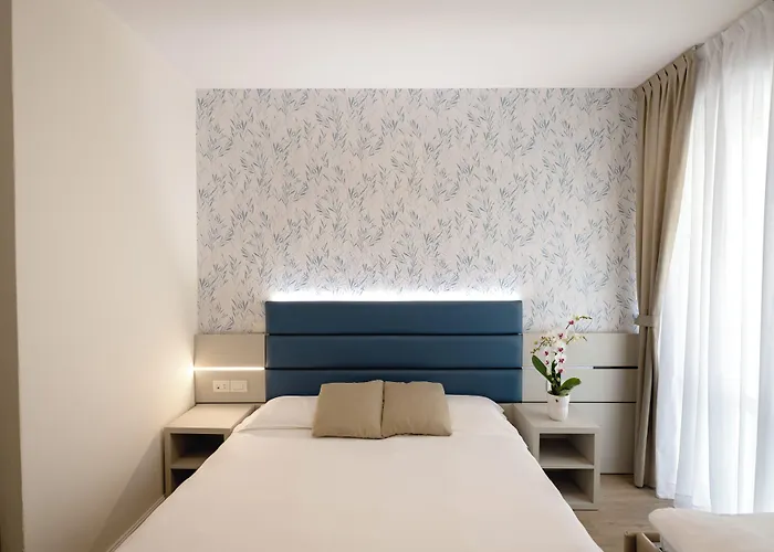 Astoria Hotel 4*